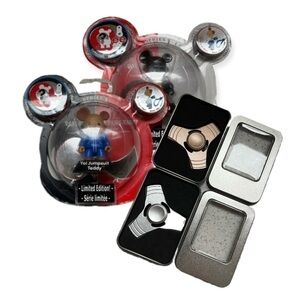 [NEW SET OF 4] Qee Series 1 Key Chain Figurines Teddy Bear + Fidget Spinners